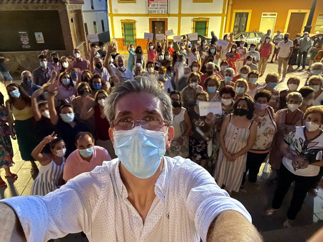 El párroco, durante su despedida en Alange