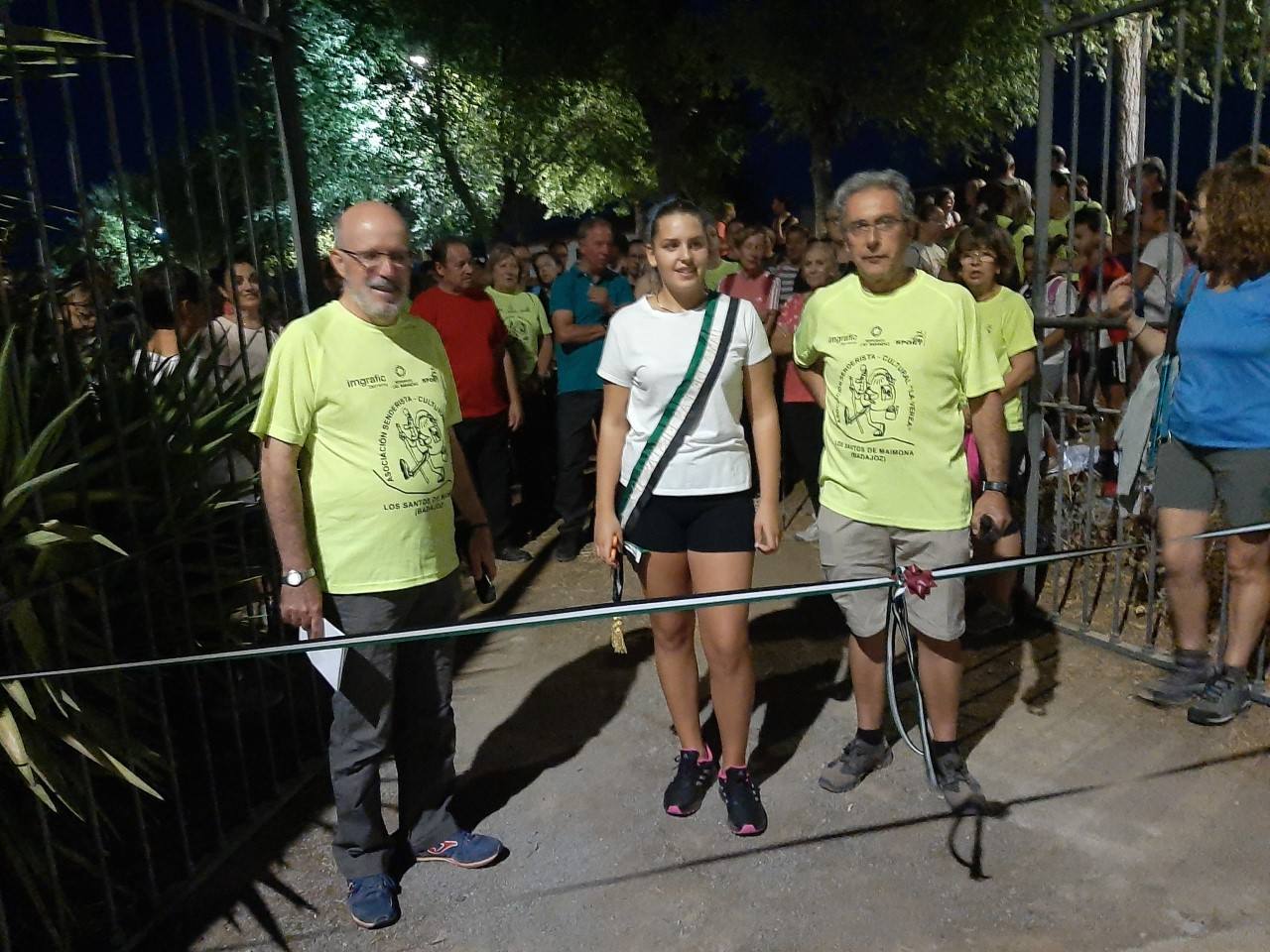 La dama de la Asociación cortó la cinta