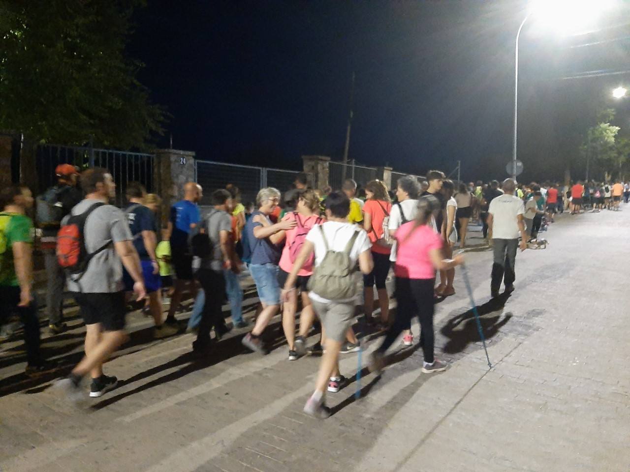 Salida por el camino de la Virgen