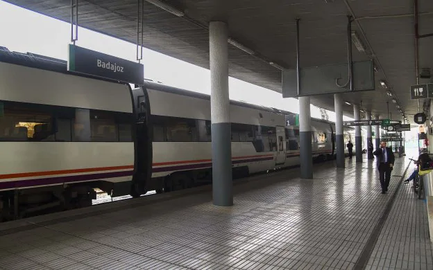 Estación de trenes de Badajoz. :: hoy