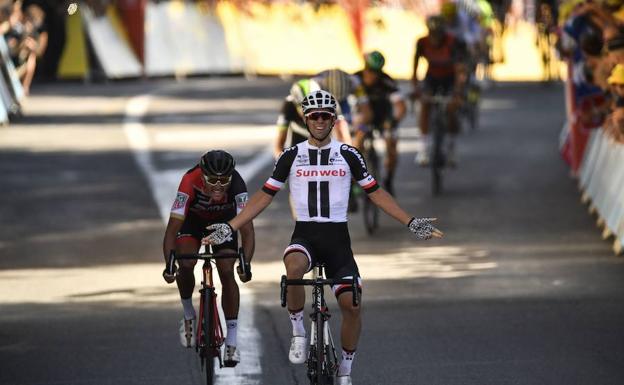 El ciclista australiano Michael Matthews celebrando el triunfo de etapa. /AFP