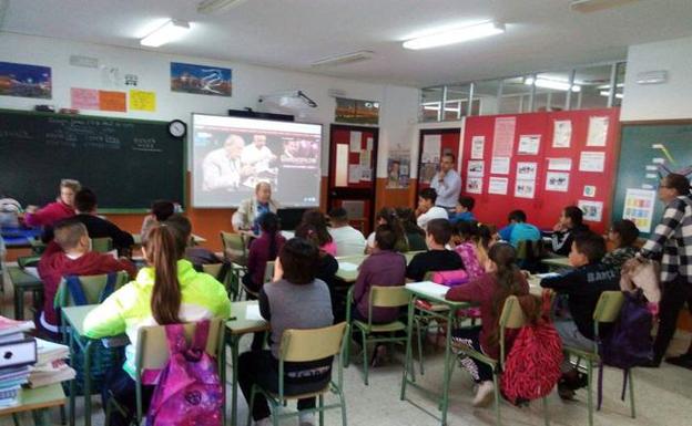 Imagen de archivo de una clase del colegio pacense. /
