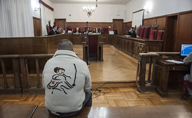 El condenado escucha la sentencia que le será impuesta./PAKOPÍ