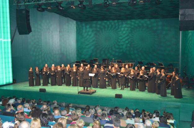 Arte Vocal actuando en el Palacio de Congresos. :: f. h./