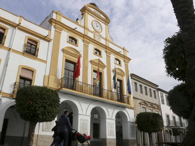 Fachada principal del Ayuntamiento. :: j. m. romero/