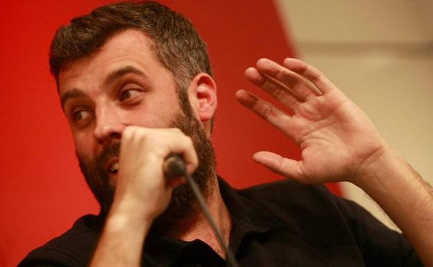 Carretero habla durante la presentación de 'Fariña'. /Efe