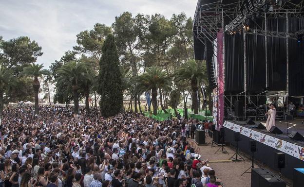 Un concierto en La Alcazaba duranta la celebración de Los Palomos/HOY