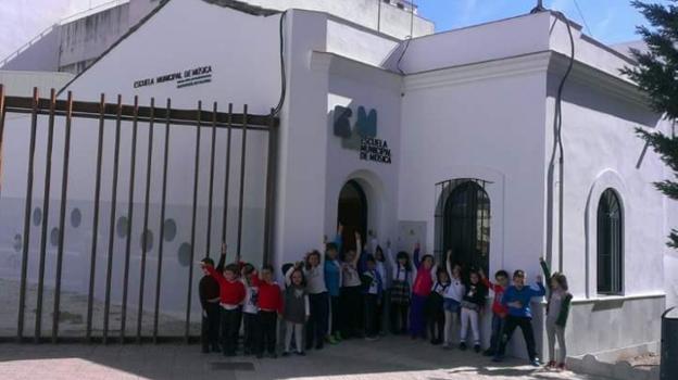 La escuela de Almendralejo tiene a unos 180 alumnos. :: Hoy/
