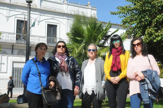 Seve, Lola, Luisa, Jessica y Jeny. :: BRÍGIDO/