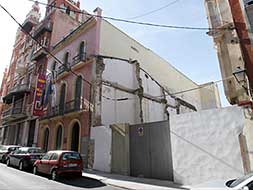 Solar visto desde la calle Duque de San Germán del casco antiguo, junto al museo actual./ HOY/