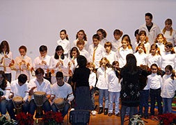 Inma Serrano y Tontxu cantan por los niños de Ghana
