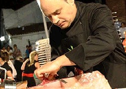 El salmantino Anselmo Pérez se doctora como maestro cortador