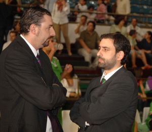Quiquete Serrano (izquierda) y Juan Pablo Márquez (derecha), entrenador del Plasencia Galco. / PALMA/