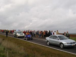 Los manifestantes marcharon por el arcén de la carretera. / P.F.L./