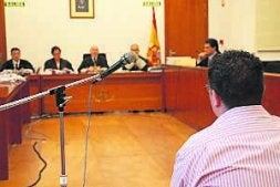 Agustín Tarazona durante el juicio celebrado el pasado lunes. / BRÍGIDO/