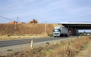 Imagen de la Nacional 122 en Castilla y León, una obra sospechosa según Competencia. :: HOY/