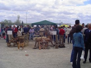 Una de las peñas participantes en una edición anterior. :: J. C. Z./