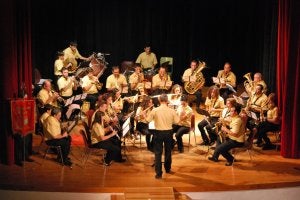 Actuación de la Mabda de Música de Llerena. :: ANTONIO MARTÍN/