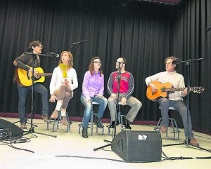 Davy De La Fuente, Carmen Fernández, Lara y Fernando Pimienta y José María Mejorada. :: PAKOPÍ/