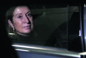 Ana Pastor, durante el viaje que realizó a Panamá para mediar en el conflicto del Canal. :: CARLOS JASSO/AFP/