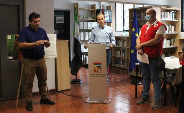 El Ayuntamiento de Arroyo de la Luz firma con la Cruz Roja su compromiso con las metas de igualdad de la Agenda 2030
