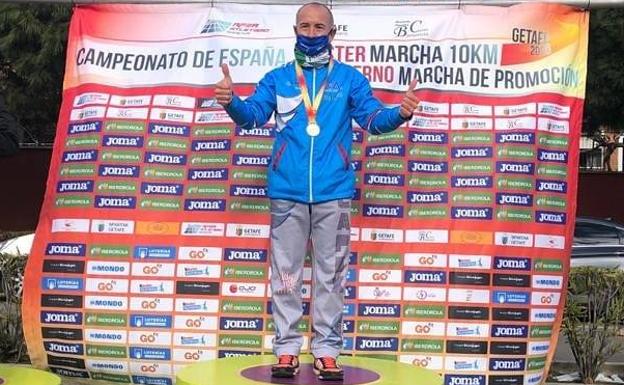 Periáñez celebra su primer puesto en lo más alto del podio