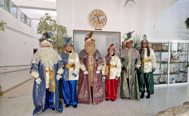 Los Reyes Magos junto a sus pajes reales. /Ayuntamiento Calamonte