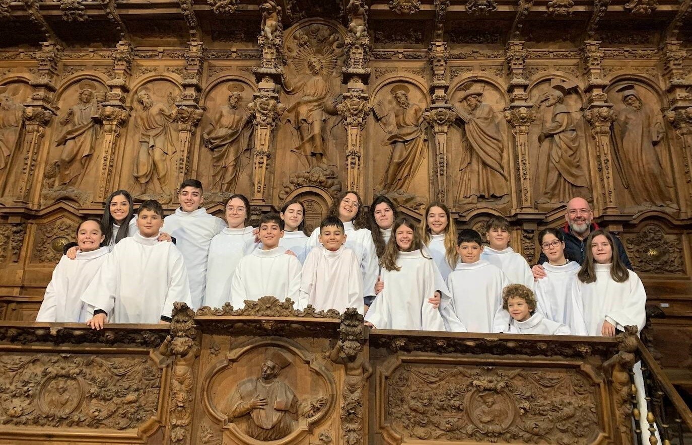 La Escolanía Pueri Angelorum de Campanario en el Coro de Salamanca 