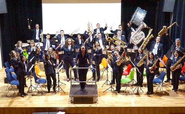 Banda Municipal de Música de Castuera /f. v.