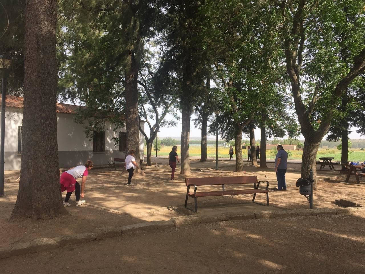 Participantes en un torneo de petanca en Rincón del Obispo. 