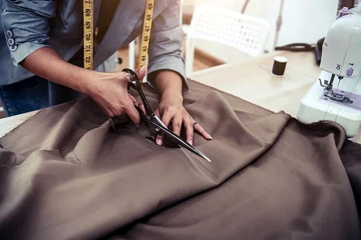 La Universidad Popular organiza un curso de 'Iniciación a la costura'