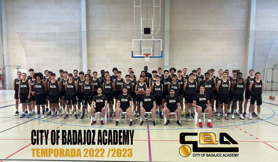 Alumnos de la academia de baloncesto CBA /hoy