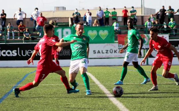 El Moralo se impone al Cacereño con un solitario gol de Suso