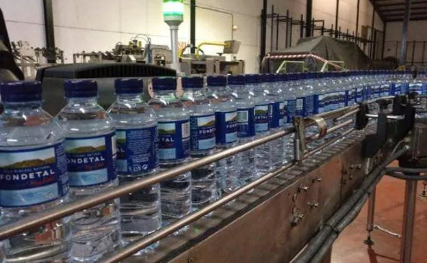 Aguas Fondetal amplía su fábrica de Talarrubias para triplicar la producción