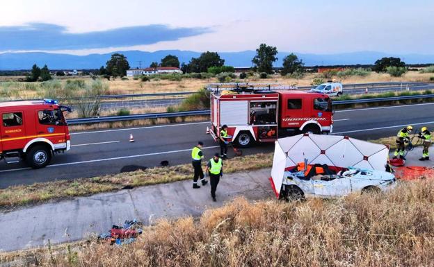 El conductor herido tras caer a la autovía en Casatejada se encuentra en la UCI del Universitario de Cáceres