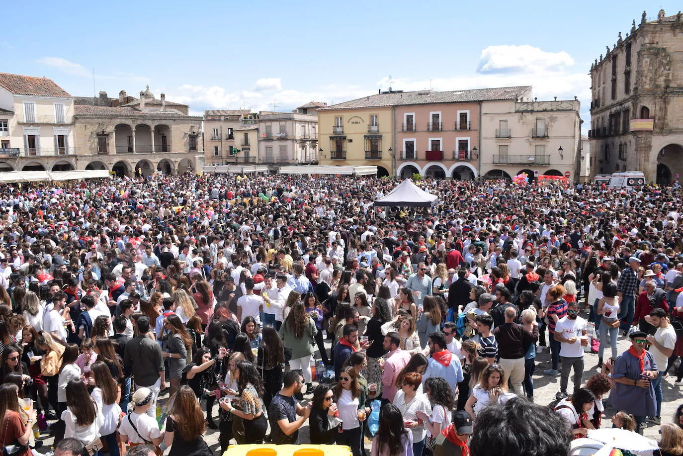 Miles de personas se reunirán hoy en la plaza Mayor para disfrutar del Chíviri, tras dos años de ausencia