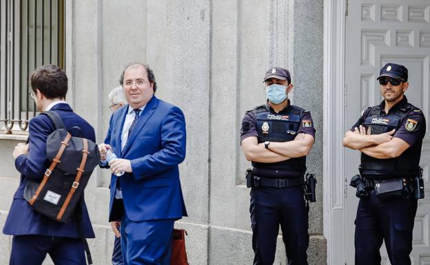 El diputado del PP Alberto Casero tras declarar en el Tribunal Supremo el pasado junio. /HOY