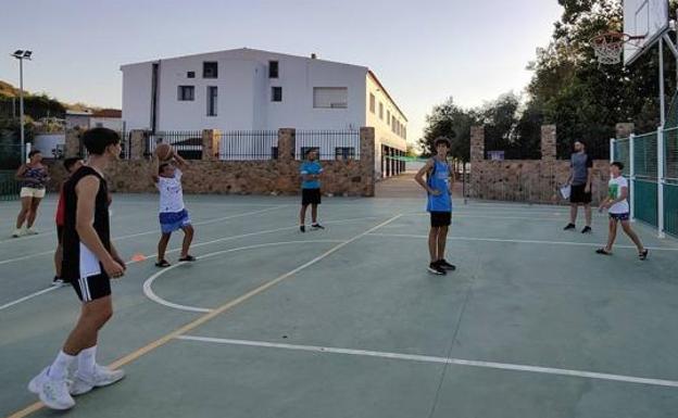 Torneo de baloncesto en Valverde de Leganés