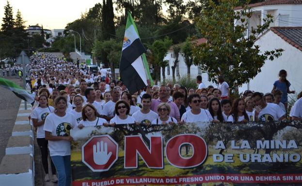 Cabecera de la manifestación de Villanueva del Fresno./A.P