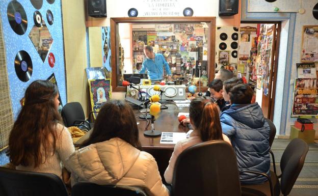 La localidad celebrará la II Semana de la Radio con el CEIP y el IESO | Villanueva del - Hoy