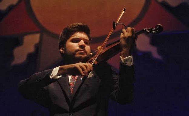 El violinista de origen extremeño Paco Montalvo encandila en La Unión con  su alma flamenca | Hoy