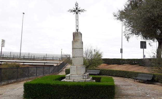 Cruz del Torrentero, situada al principio de la Vía Verde.:: FRAN HORRILLO