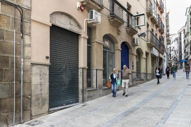 La calle Talavera de Plasencia no quiere acabar como La Madrila Hoy