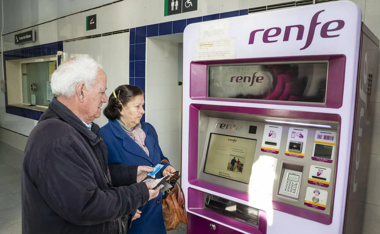 Avispón Fragante neutral Los billetes de tren son más caros en Correos, y no admiten transbordos |  Hoy