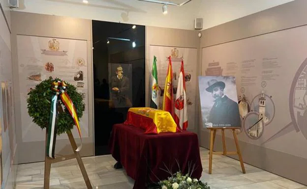 Trasladan los restos mortales del escritor Cascales Muñoz a su pueblo natal, Villafranca, 87 años después