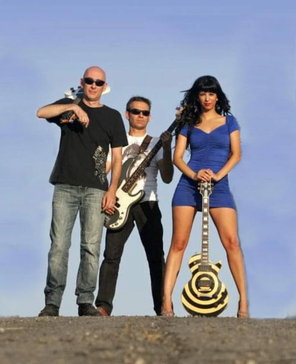 Luisma Beltrán, César Mendo y Ana Victoria Pérez, los tres miembros de la banda que continúan. / DAVID PALMA