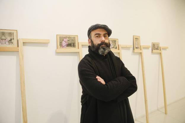 Manuel Antonio Domínguez en la retrocpectiva de su obra en la sala de arte El Brocense. / ARMANDO