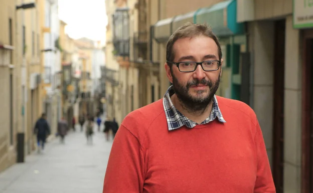 Juan Ramón Santos ha logrado el premio Edebé de literatura infantil ./HOY