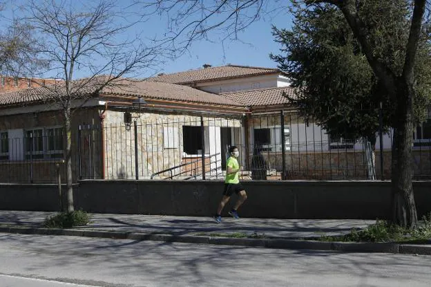 Fachada del edificio Julián Murillo, en la Ronda de San Francisco. / A. M.