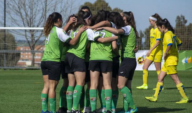 Celebración de un gol durante esta temporada. / CF FEMENINO CÁCERES